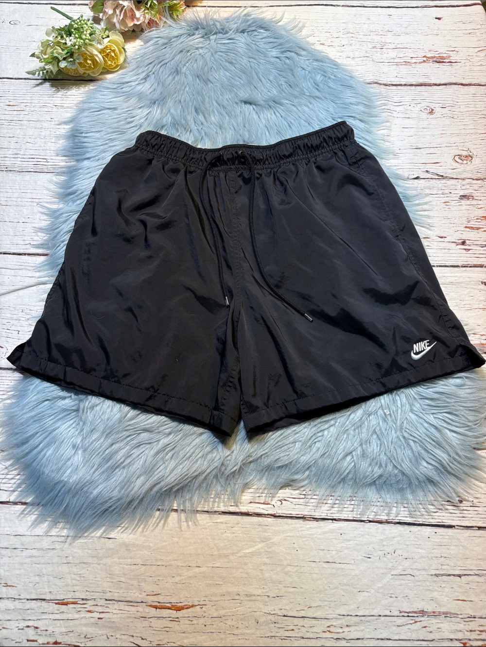 Nike Black Men’s Woven Flow Shorts sz L